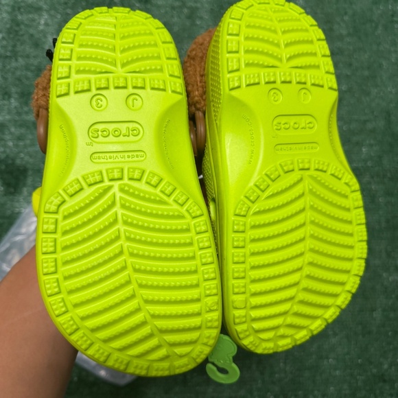 Shrek Crocs - Picture 3 of 3